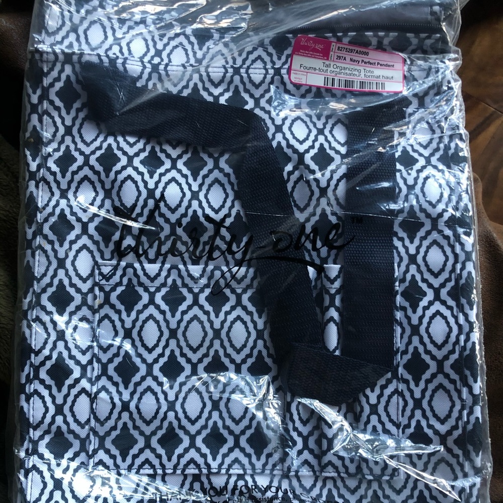 Thirty-One Navy Prefect Pendant Tote